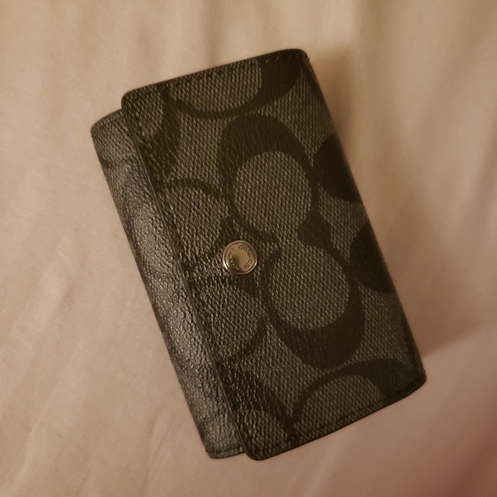 COACH gray, black key holder